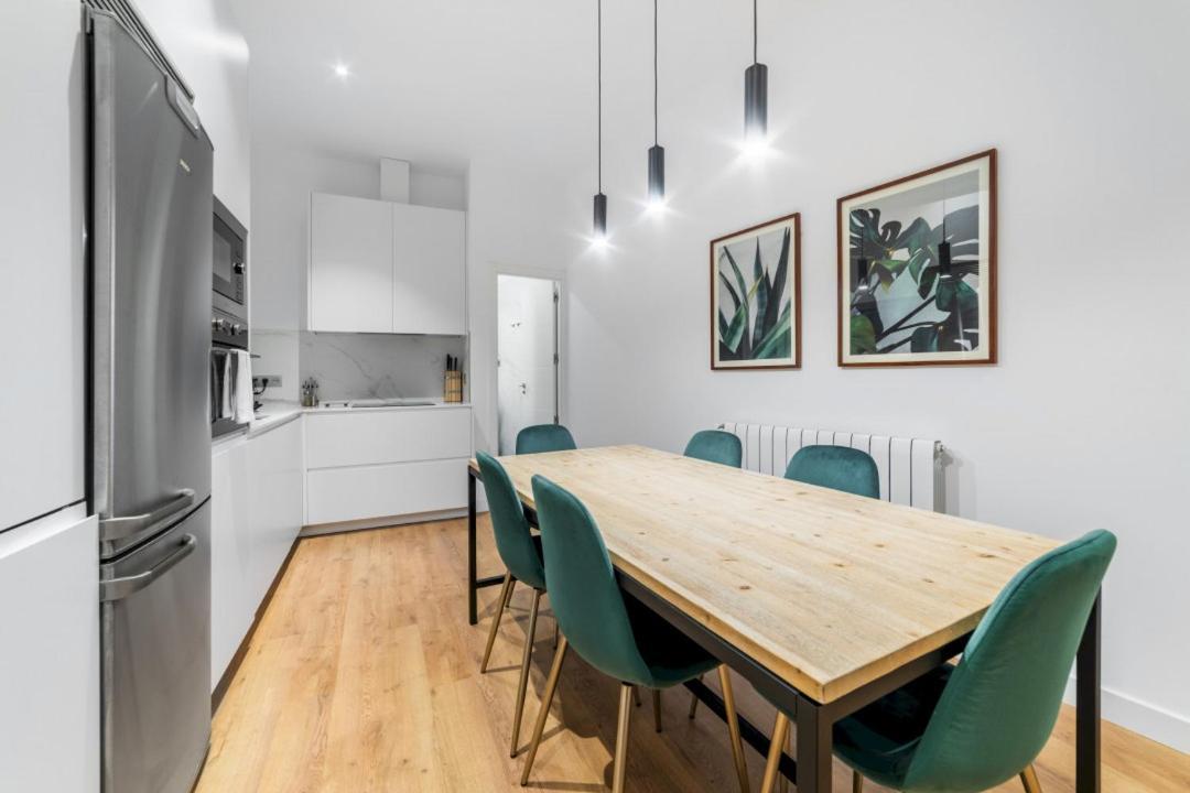 2 Bedrooms 1 Bathroom Furnished - Centro - Equipped & Stylish - Minty Stay Madrid Bagian luar foto