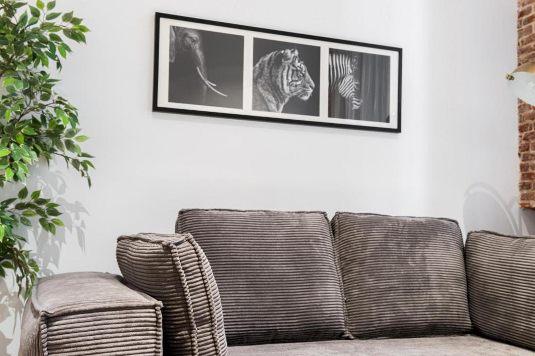 2 Bedrooms 1 Bathroom Furnished - Centro - Equipped & Stylish - Minty Stay Madrid Bagian luar foto